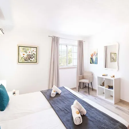 Villa In Algarve With Private Pool & Beaches *