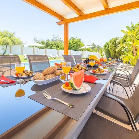 Villa In Algarve With Private Pool & Beaches