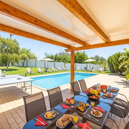 Villa In Algarve With Private Pool & Beaches *